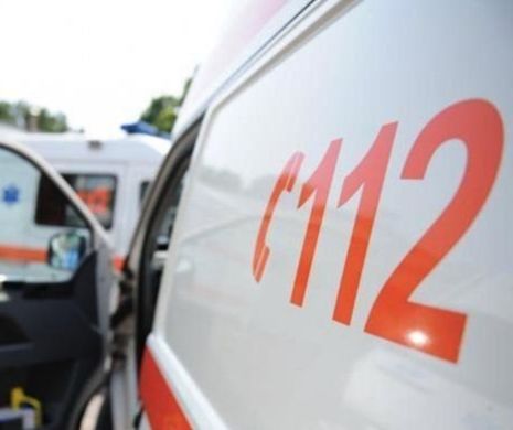 ACCIDENT rutier în Brașov. Un MICROBUZ cu pasageri s-a RĂSTURNAT