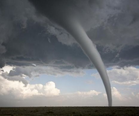 Alertă meteorologică! Fenomen extrem la graniță! Hălcile de gheață au distrus totul. Video uluitor în articol