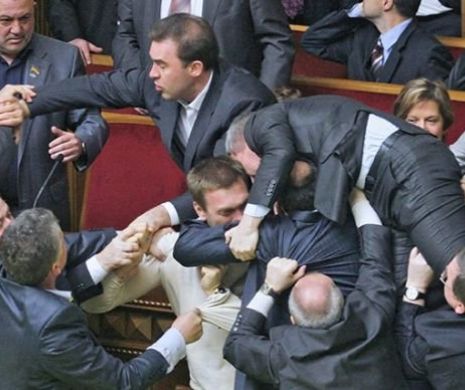 Lovitură năpraznică primită de politicienii români din partea celor germani! Laszlo Tokes, declanșatorul episodului, uluitor de „șifonat”