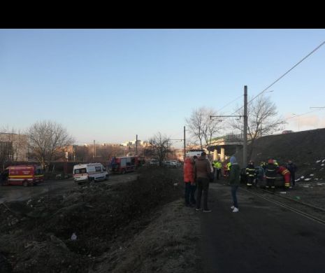 Noroc chior pentru un arădean. A căzut cu mașina de pe un pasaj, a scăpat fără nicio zgârietură