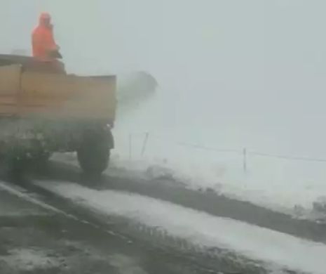 PERICOL pe Transfăgărășan. AVERTISMENTUL autorităților pentru ȘOFERI