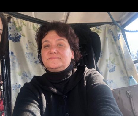 Povestea femeii care învârte pe degete un uriaș de 12 tone, zilnic