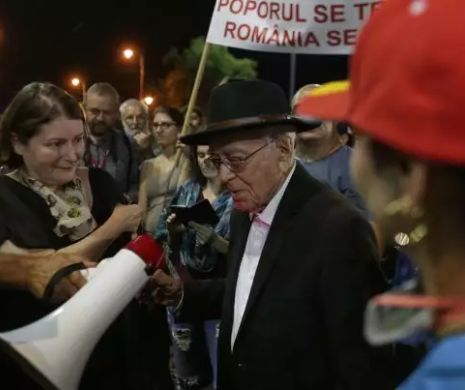 Protest în Piaţa Victoriei. Premierul Dăncilă îi invită azi pe magistraţi la discuții, la Guvern