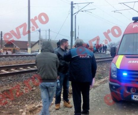 SINUCIDERE pe Calea Ferată. TREN BLOCAT în câmp