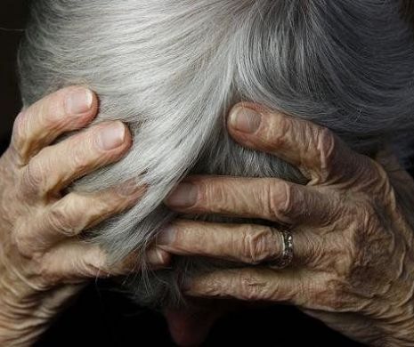 Un general NONAGENAR a pierdut RĂZBOIUL cu două românce. INCREDIBIL cum a fost PĂCĂLIT bătrânul de 100.000 de euro
