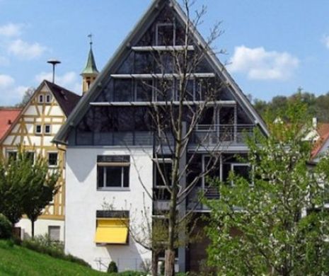 Un pensionar german, obligat de primar să renunţe la apartament pentru a putea fi cazaţi migranţii