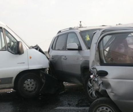 Accident teribil în Vâlcea. Doi copii și un adult au fost răniți