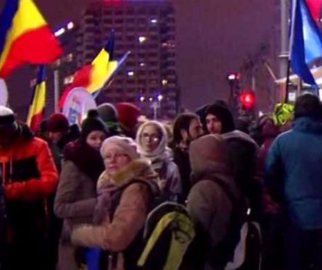 ALERTĂ! Proteste de amploare în Piața Victoriei și în fața Ministerului Justiției. Cerințele manifestanților