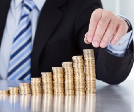 Cât mai câştigă românii pe lună