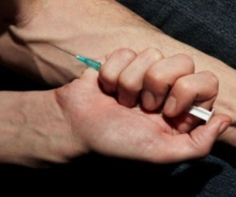 Cutremur total în showbiz! Drogurile l-au distrus. Celebrul cântăreț este internat la o clinică din București