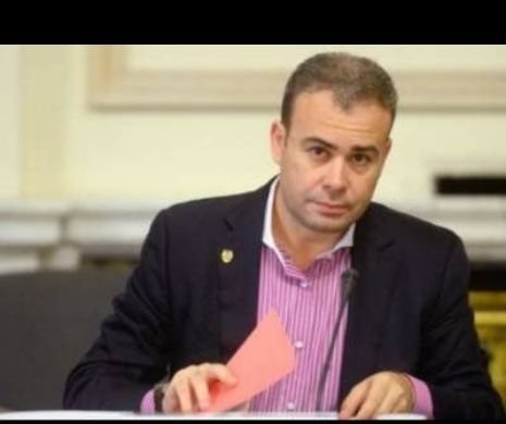 Darius Vâlcov dă cărţile pe faţă despre Victor Ponta. ”Căpitan la unitatea de fantome”