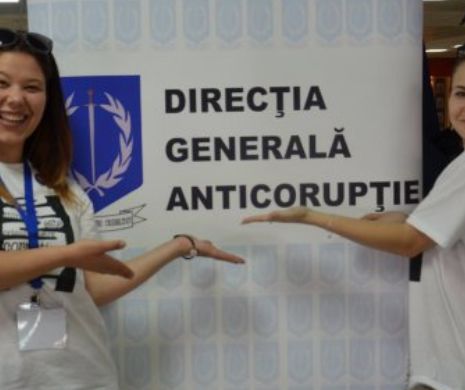 Dialog anticorupție halucinant. Cui ați dat banii? Inculpatului care lipsește. Cum arată? Arătați-mi niște poze.