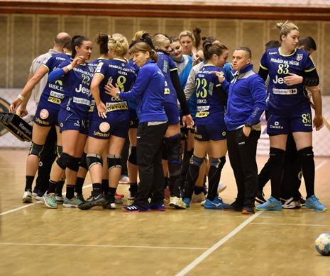 HANDBAL. CSM București, campioana ultimelor patru sezoane, riscă să piardă titlul. „Tigroaicele” au câștigat derby-ul cu Vâlcea, dar sunt în dezavantaj