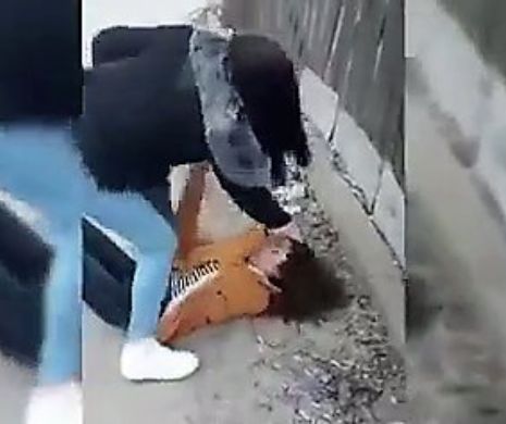 Încăierare violentă între eleve, cercetată de polițiștii din Constanța