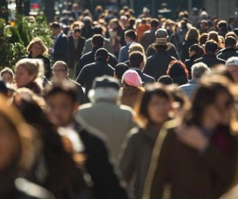 Românii sunt tot mai pesimiști cu direcția țării și optimiști cu situația din Europa