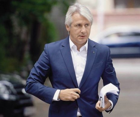 Teodorovici iese la atac după anunuțul depunerii unei noi moțiuni pentru demiterea sa: ”Petrică însuși poate fi chiar… lupul paznic la oi!?”