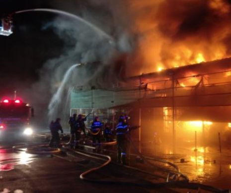 Incendiu uriaș la Tulcea. Depozit de mărfuri generale cuprins de flăcări
