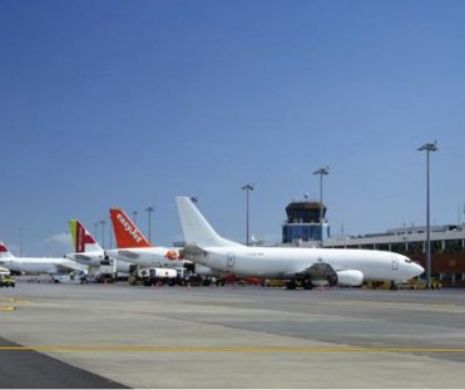 Panică pe aeroport. Ameninţare cu bombă. Peste o mie de paesoane au fost evacuate de urgenţă