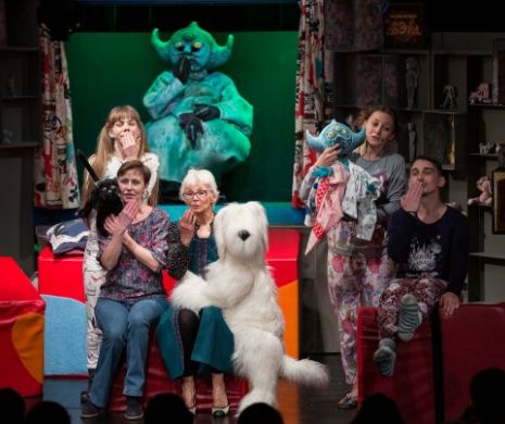 Poveşti de adormit copiii şi de trezit uşor părinţii, la Teatrul „Merlin”