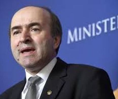 PSD îi mai dă o amânare lui Tudorel Toader. Moţiunea simplă a fost amânată din lipsă de cvorum