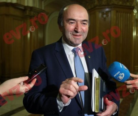 Reacţia lui Toader înainte de moţiune. „Nu mă cuprind emoţiile”