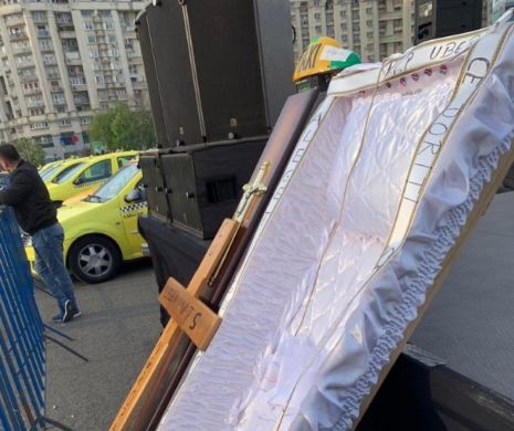 Scandal între taximetriști la Victoriei! Protestatarii au agresat taximetriștii care au refuzat să participe la miting