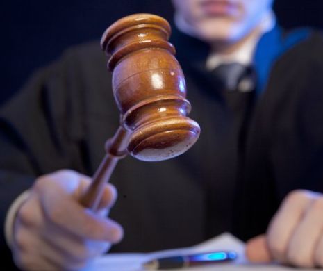 Un bărbat fără Dumnezeu și-a abuzat fiicele mai mulți ani. Care a fost sentința magistraților