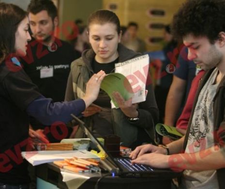 Târg de de joburi și internshipuri. Construiește-ți cariera la RAU JOB FAIR