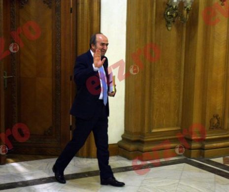 Tudorel Toader a venit la moțiune, senatorii au chiulit