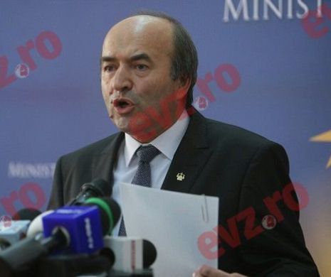Tudorel Toader, atacat chiat înainte de CExN: „Ar fi tardiv să demisionezi”