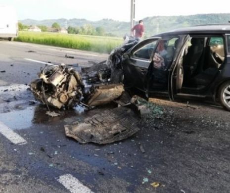 Accident grav de circulaţie în Braşov. Patru persoane au fost rănite. Circulaţia pe DN1 în localitatea Viştea de Jos către Braşov este blocată