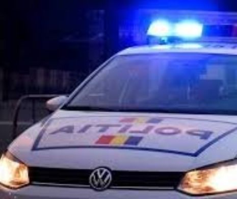 Accident rutier grav în Tîrgu Jiu. Microbuz cu 12 persoane la bord izbit violent de un autoturism. 4 persoane rănite