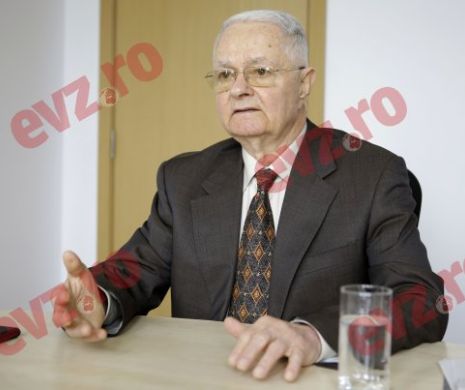 Acuzat de înaltă trădare, Virgil Măgureanu pune tunurile pe istoricul Alex Stoenescu și pe generalul Aurel Rogojan