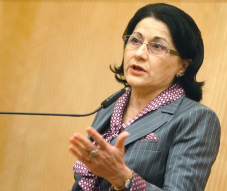 Andronescu: „Elevii olimpici ar trebui să fie sprijiniți să nu plece din țară”