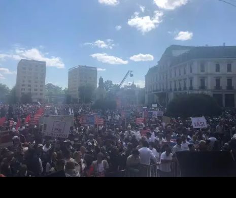 Atacuri după mitingul PSD de la Iași: „Nu mai pot să îşi ţină mitingurile decât apăraţi de forţele de ordine”