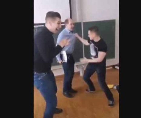 Hărțuit luni de zile de un grup de elevi migranţi, profesorul scos din minţi, scuipă pe unul dintre aceştia. Ce credeţi că a decis conducerea şcolii. Video şocant în articol