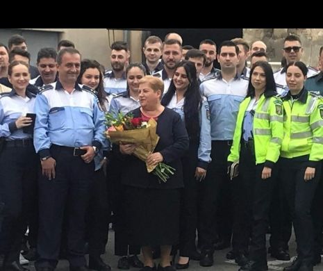 Polițistă în pragul pensiei, umilită după ce șefii au trimis-o în stradă