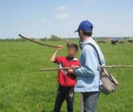 Revoltător. Viaţă de sclav la 11 ani. Un copil trimis să muncească cu ziua chiar de tatăl său