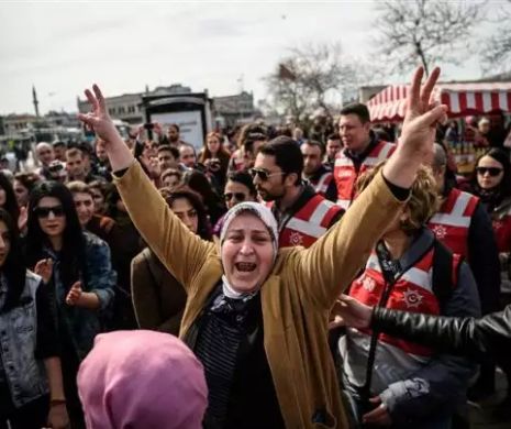Sute de arestări de 1 Mai! „Pieţele aparţin poporului, nu pot fi închise”