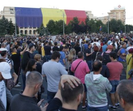 Artiștii protestează astăzi în Piața Victoriei!
