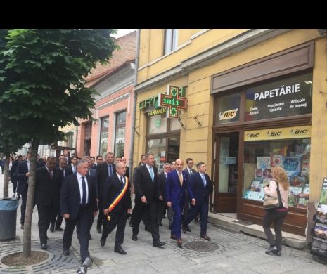 Liberalii sunt cu nervii la pământ. Ce mizerii i-a scris un liberal unui important om de afaceri