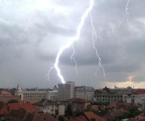 Luna extremelor în prognoza meteo. Ploi torenţiale, vijelii şi caniculă