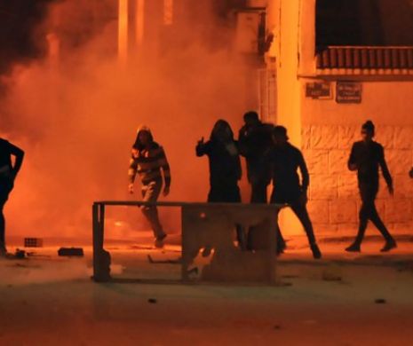 Confruntări în stradă în prima zi a anului. Sute de manifestanți au fost arestați