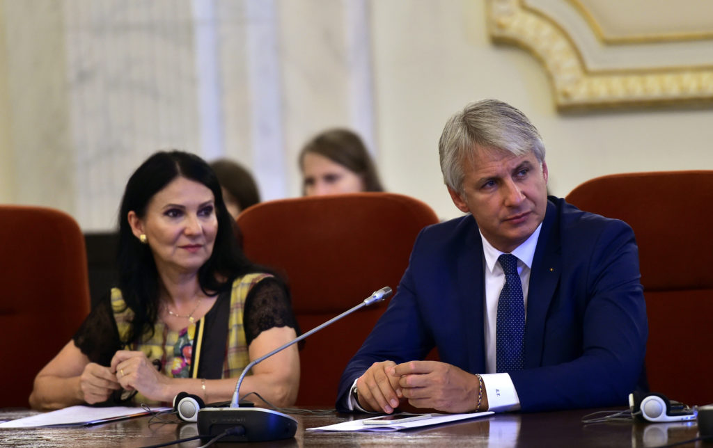 Comuniștii ne-au lăsat miliarde de luat, dar statul român nici azi nu le-a băgat în traistă