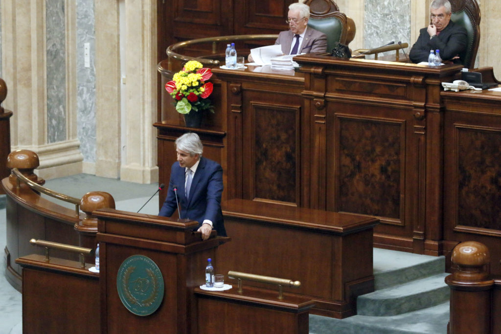 Teodorovici taie gazul la Energie