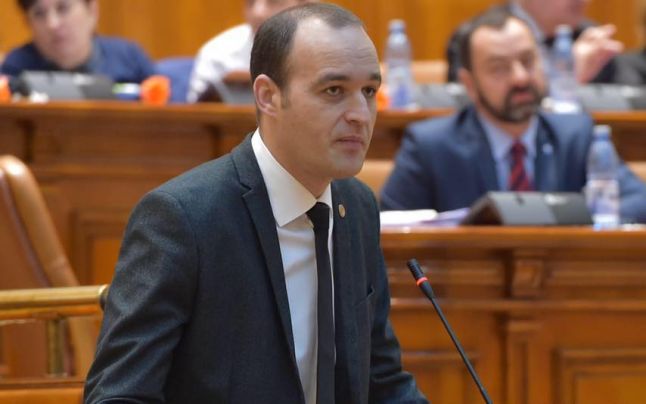 Scandal cu ţipete şi acuzaţii grave în direct. „Dumneavoastră meritați pensii speciale că sunteți în Parlament? Păi nu vă e rușine?” 