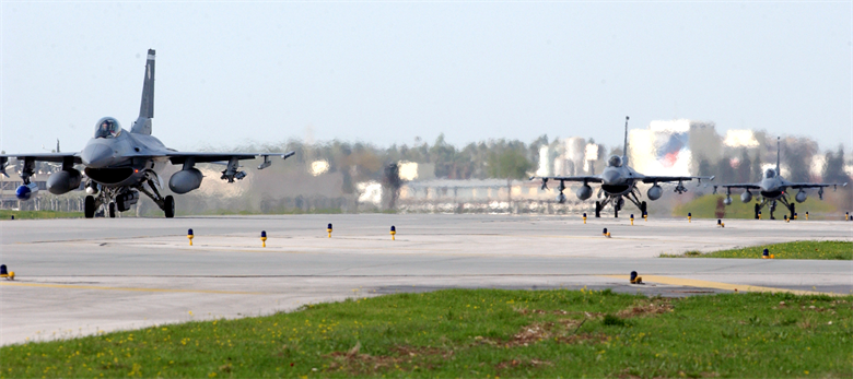 Criza ruso-americană, cadou pentru Putin. Turcia ar putea expulza militarii americani din baza Incirlik