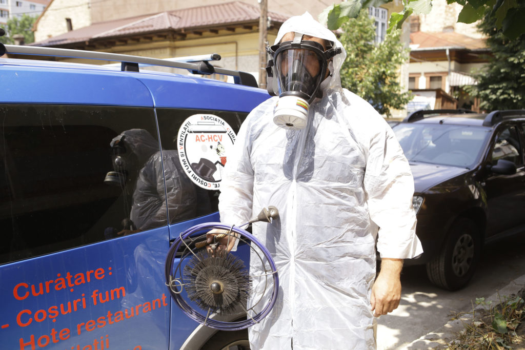 Povestea noului coșar științific, cu studii superioare și zece site-uri pe internet