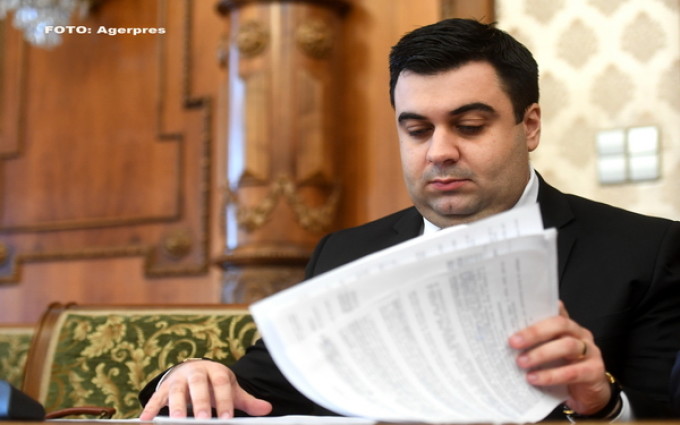 Ministrul Cuc susține că nu avem autostrăzi din cauza ambasadorilor care vin la ușa lui