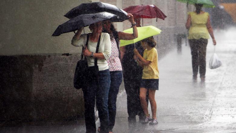 Alertă meteo: vine vijelia! Ce județe vor fi măturate de ploaie și vânt. Cod portocaliu!